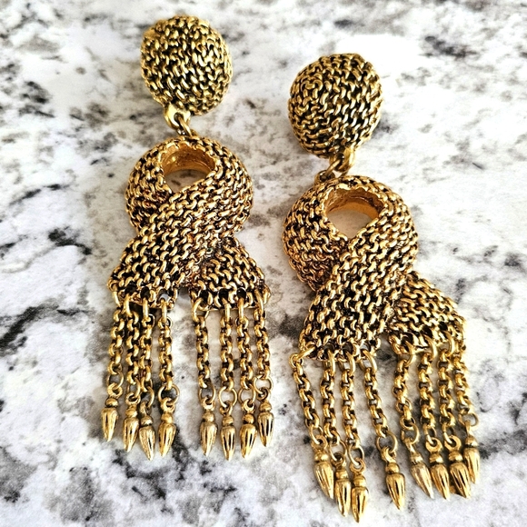 Vintage Satellite Paris goldtone door knocker clip on earrings. - Picture 8 of 10